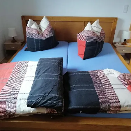 2 Schlafzimmer 115qm J M Vermietung 公寓