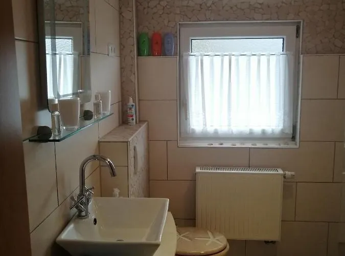 2 Schlafzimmer 115qm J M Vermietung 公寓