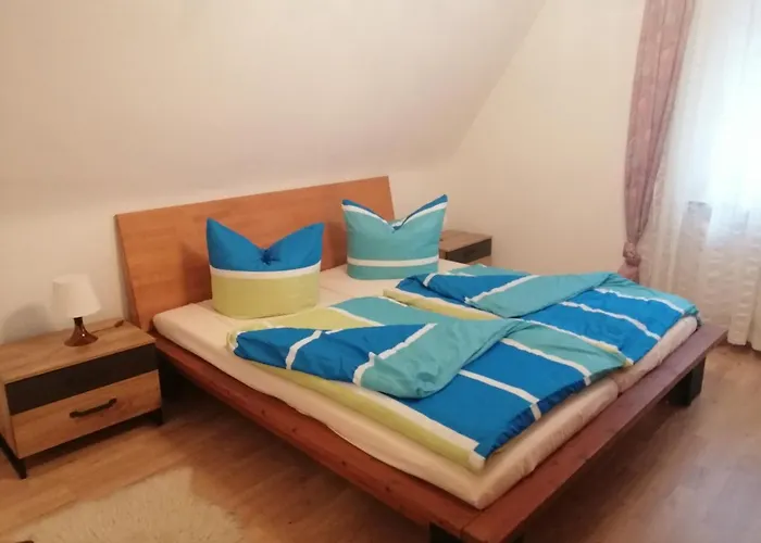 2 Schlafzimmer 115qm J M Vermietung 公寓