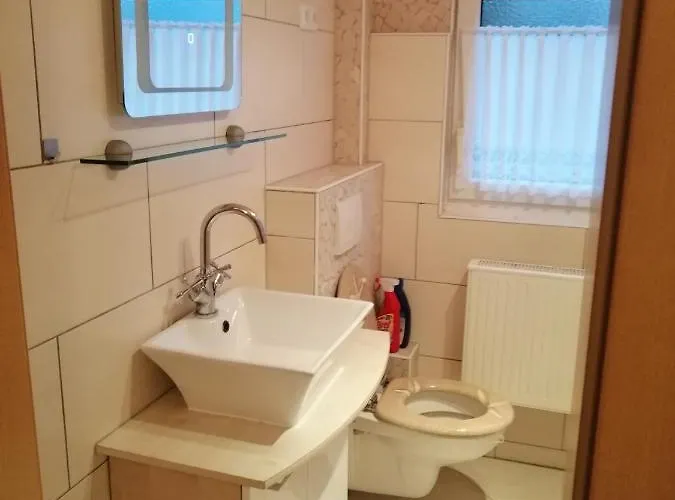 2 Schlafzimmer 115qm J M Vermietung * 佩格尼茨河畔勒滕巴赫